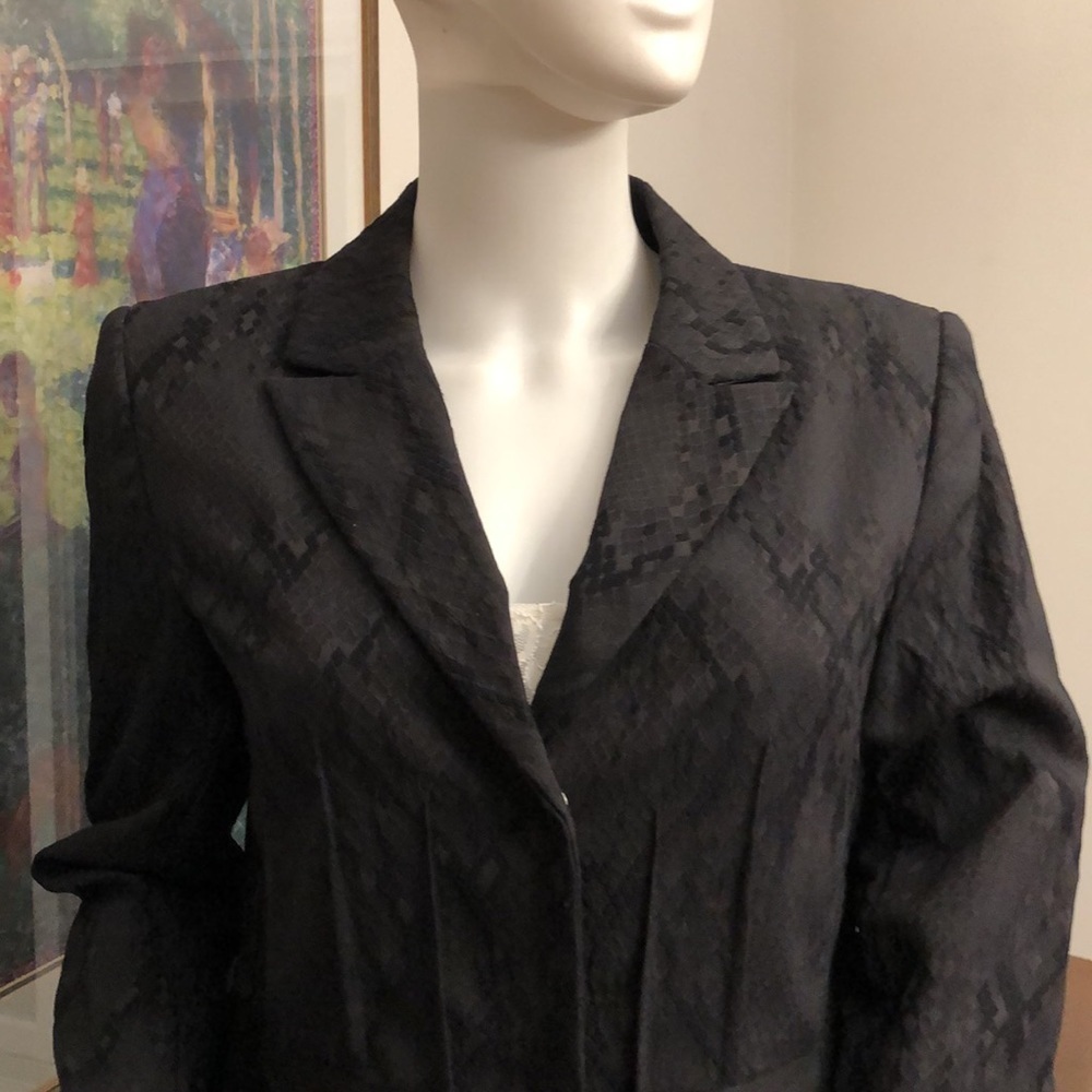 T Tahari Black Snakeskin Print Blazer Size 10 - Picture 8 of 16